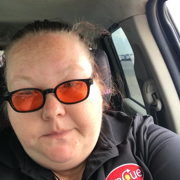 Meet your Posher, Tiana - Picture 6 of 6